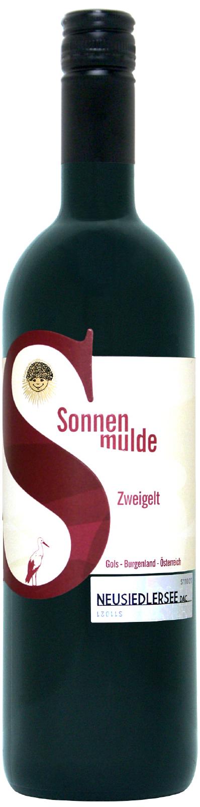 A bottle of Neusiedlersee DAC Zweigelt