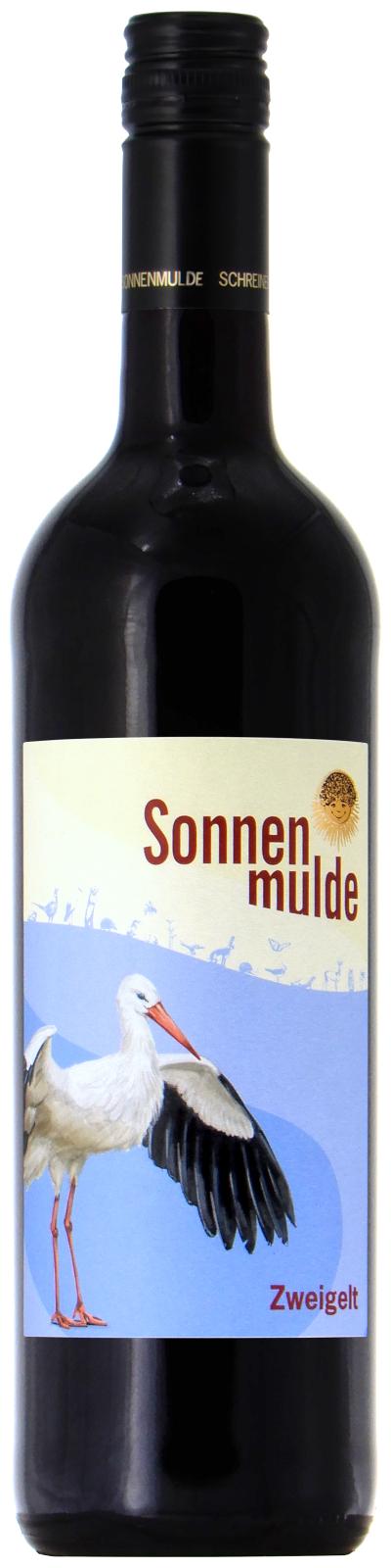 A bottle of Neusiedlersee DAC Zweigelt